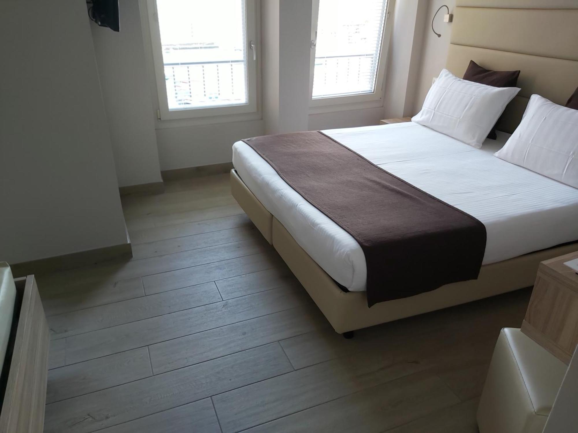 Hotel Danieli La Castellana Lago Di Garda Brenzone sul Garda Buitenkant foto