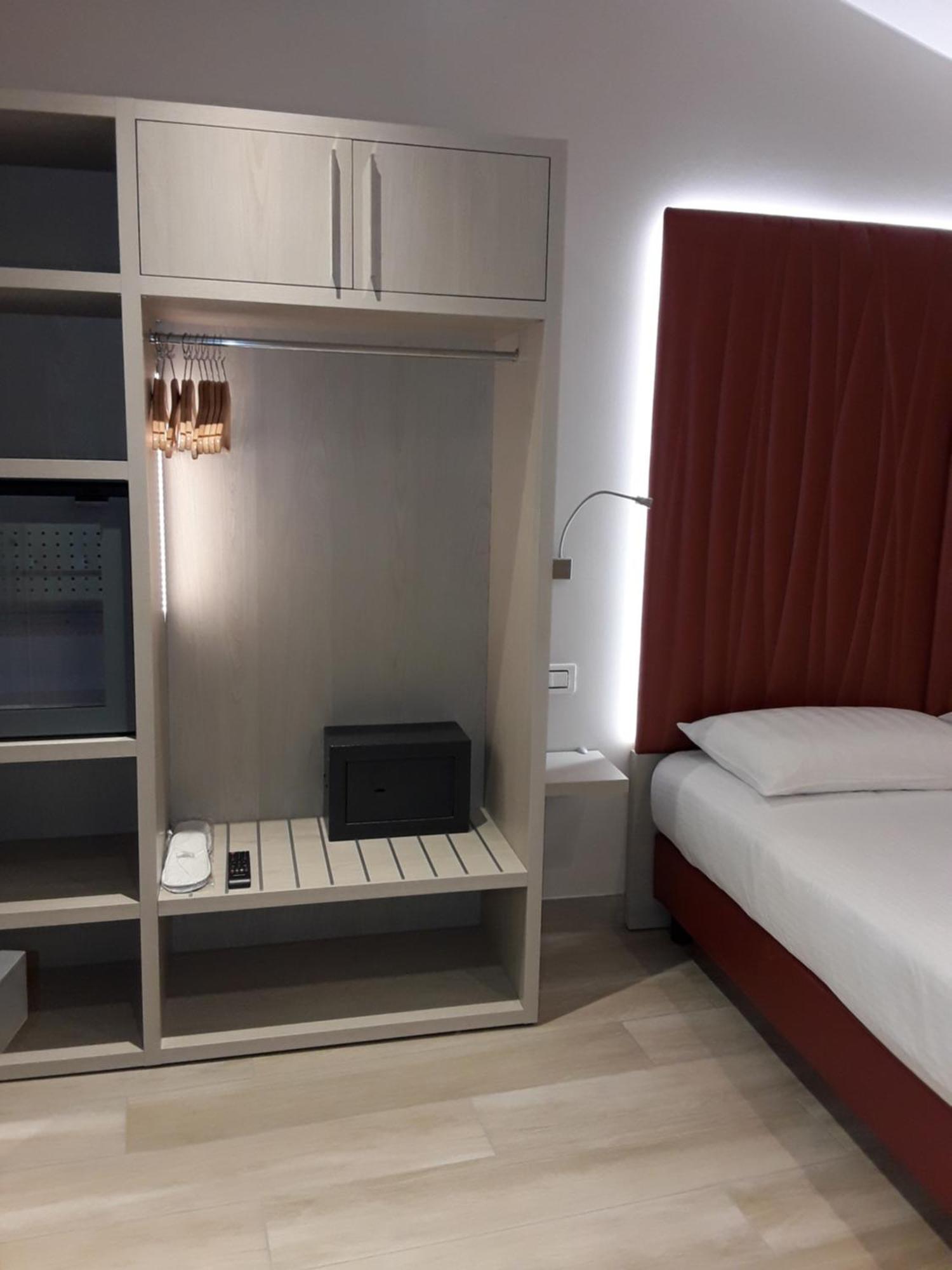 Hotel Danieli La Castellana Lago Di Garda Brenzone sul Garda Buitenkant foto