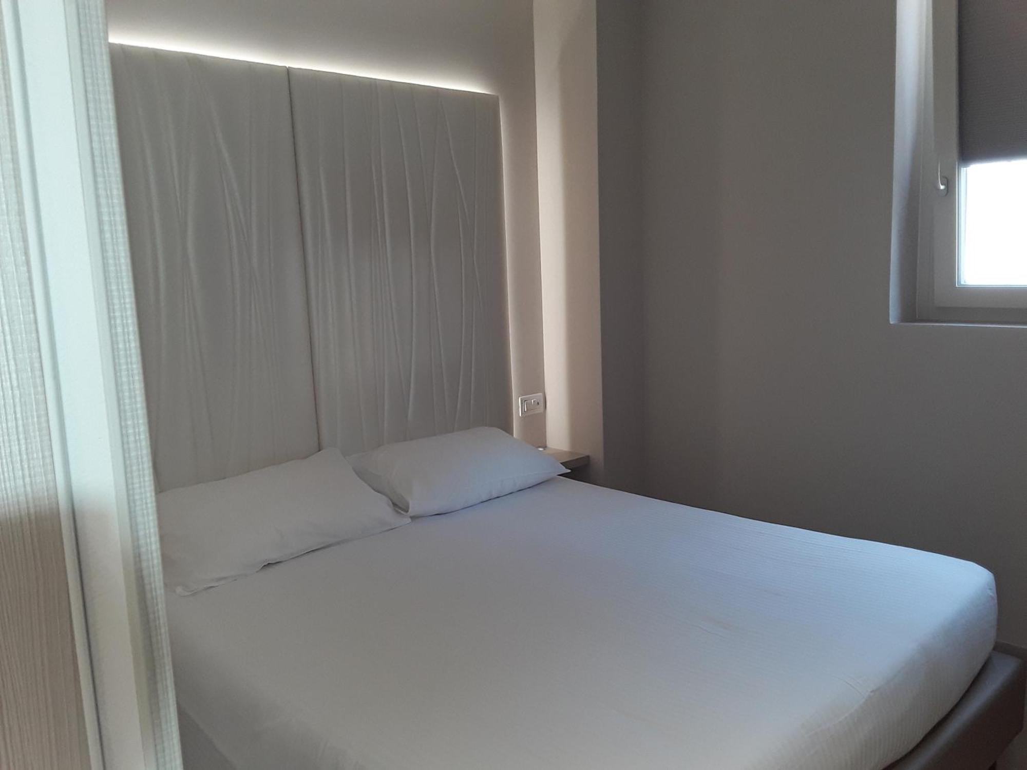 Hotel Danieli La Castellana Lago Di Garda Brenzone sul Garda Buitenkant foto