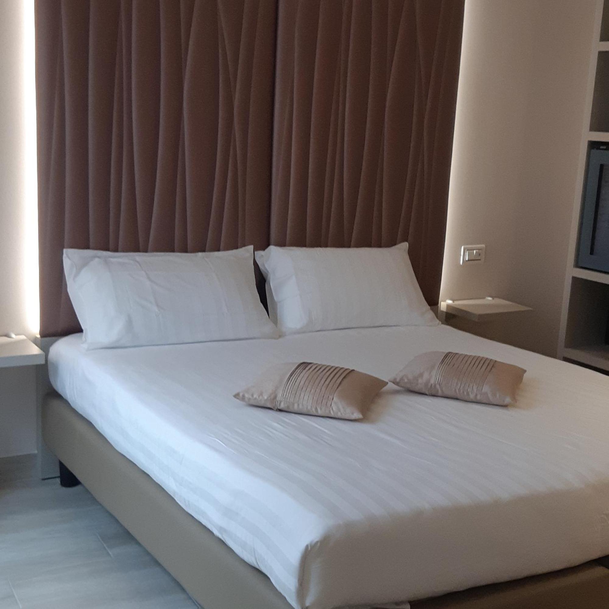 Hotel Danieli La Castellana Lago Di Garda Brenzone sul Garda Buitenkant foto